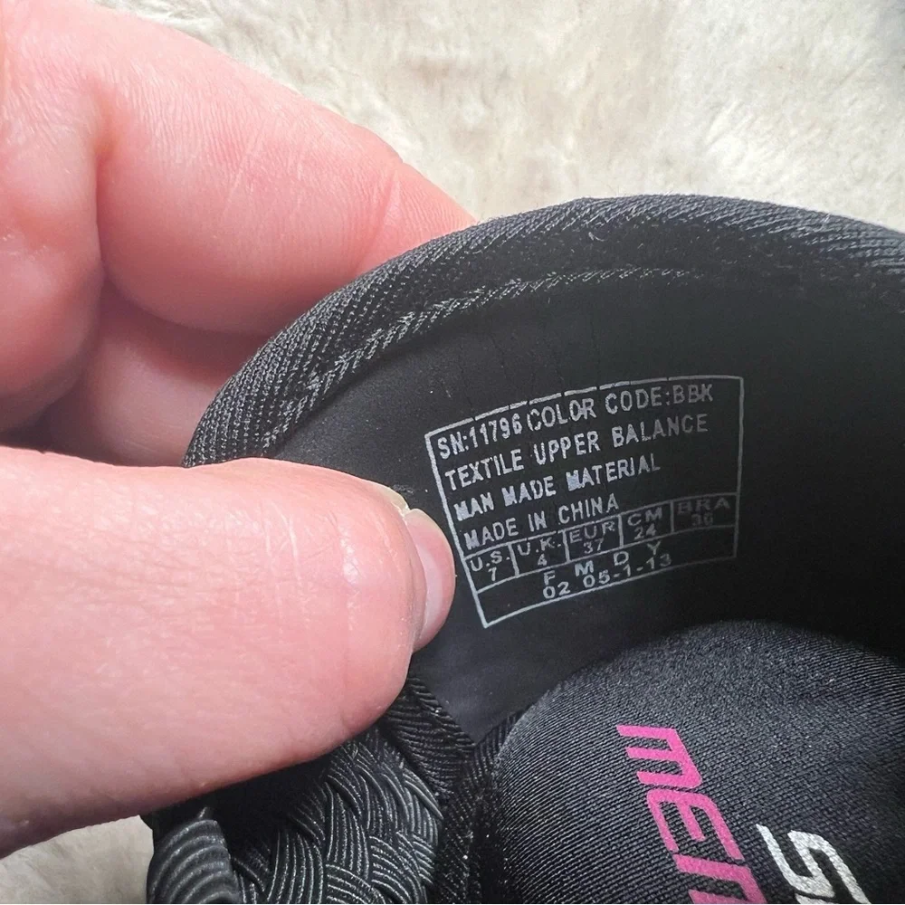 Skechers good preowned